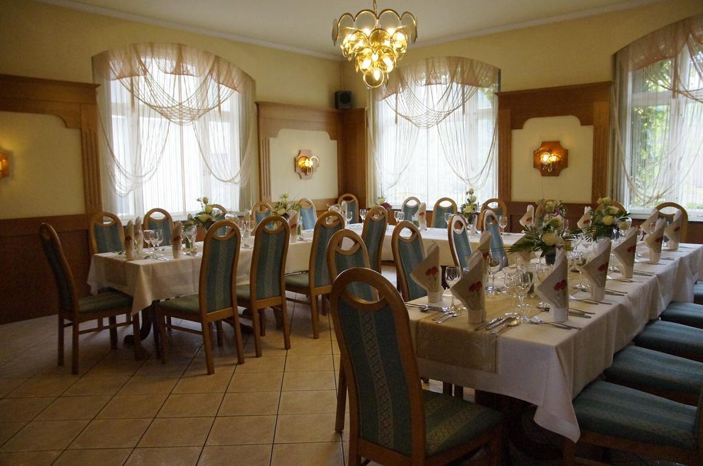Ratskeller Thum Hotel Kültér fotó
