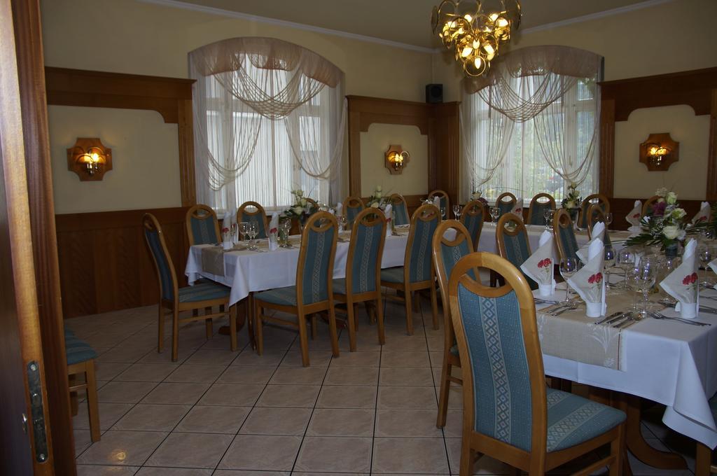 Ratskeller Thum Hotel Kültér fotó